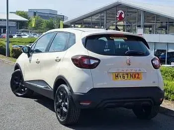 Used Renault Captur Dynamique 90 HP (66 kW) 2018 Cream SUV