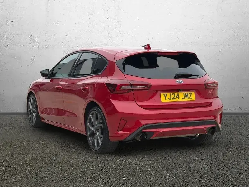 Used Ford Focus ST 280 HP (205 kW) 2024 Red Hatchback