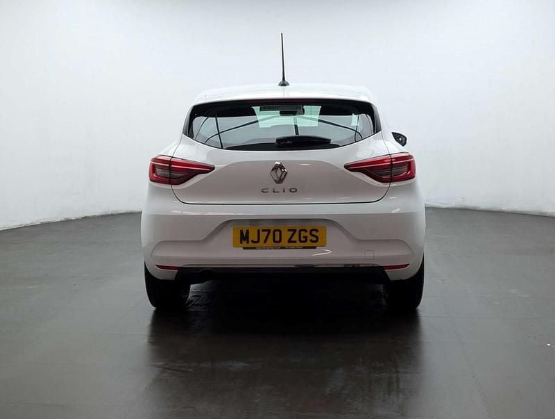 Used Renault Clio V Play 101 HP (74 kW) 2020 White Hatchback