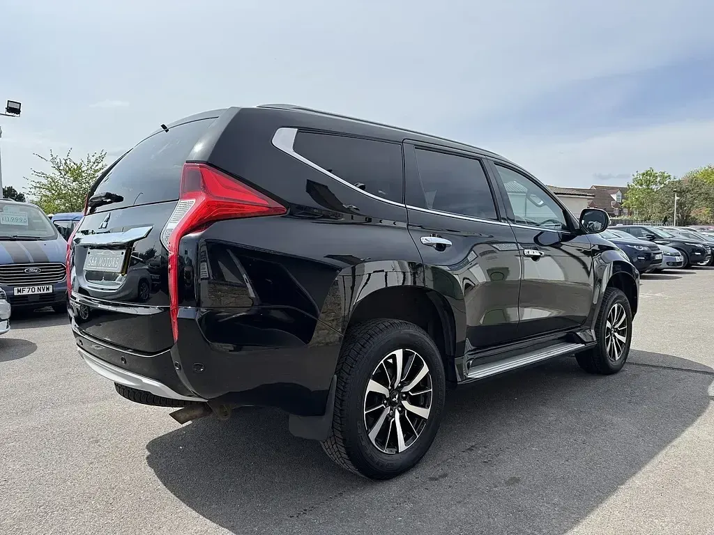 Used Mitsubishi Shogun 181 HP (133 kW) 2021 Black SUV