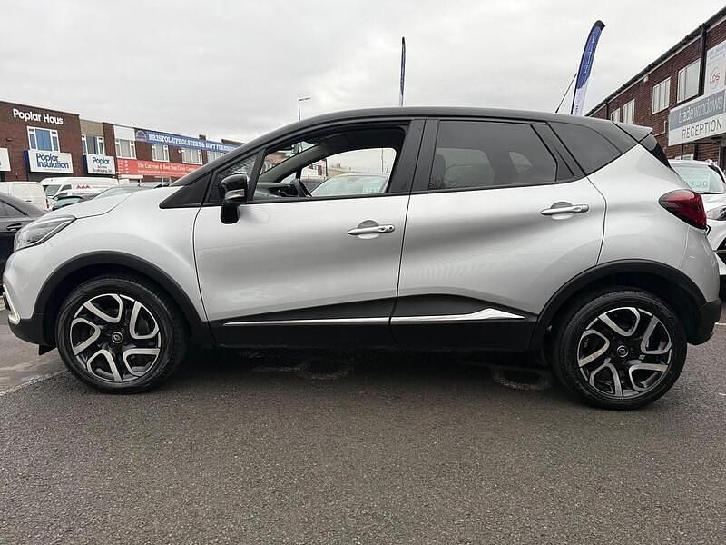 Used Renault Captur Iconic 90 HP (66 kW) 2019 Silver/black SUV