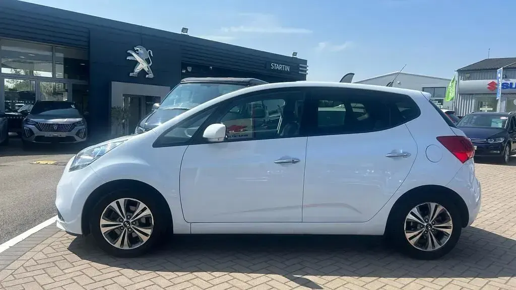 Used Kia Venga 123 HP (90 kW) 2017 White Hatchback