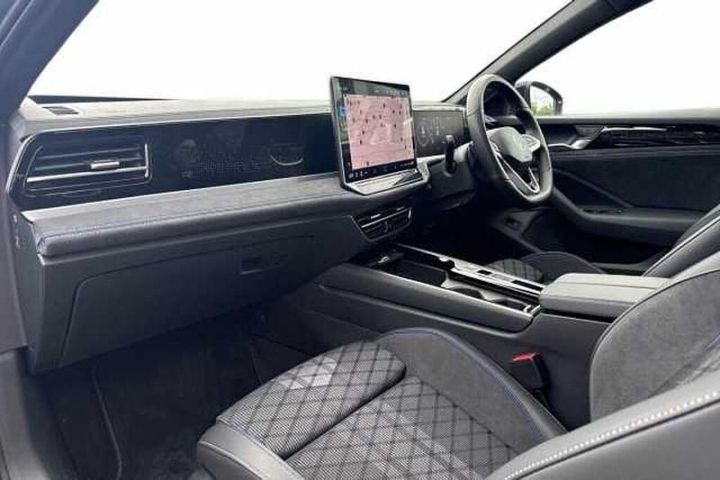 Used VW Passat 150 HP (110 kW) 2025 Estate