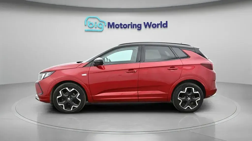 Usado Vauxhall Grandland X Ultimate 130 HP (95 kW) 2024 Vermelho SUV