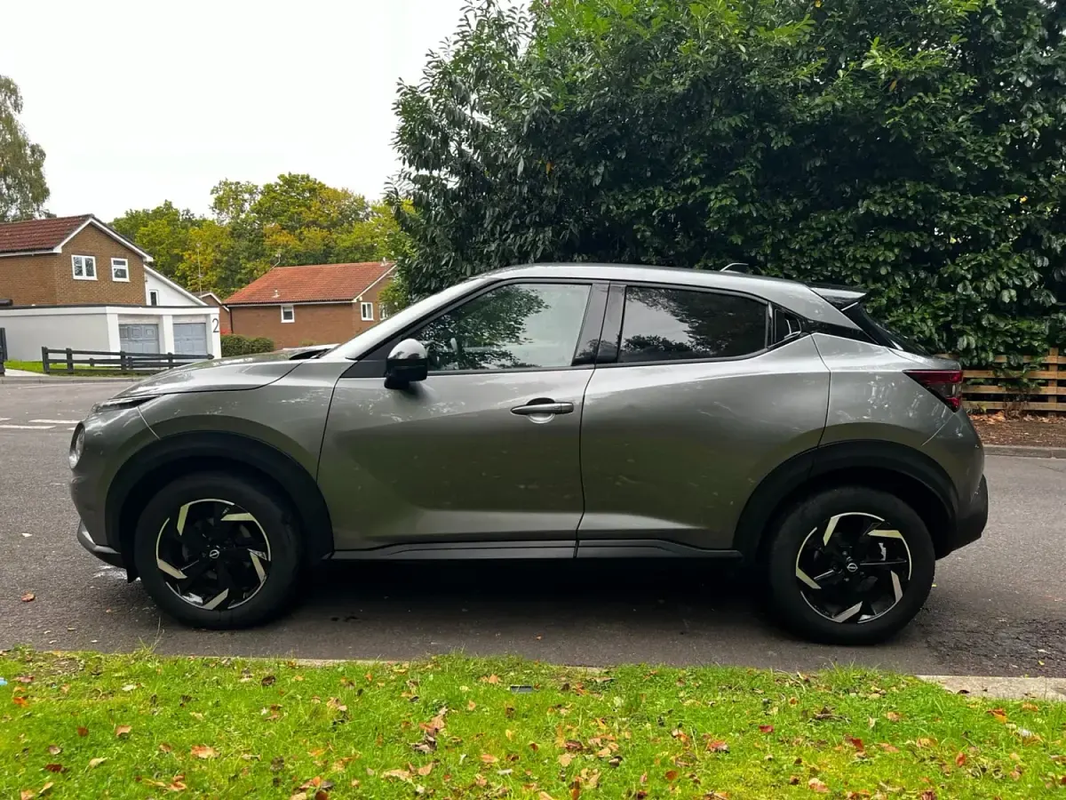 Usado Nissan Juke N-Connecta 2024 Gris SUV