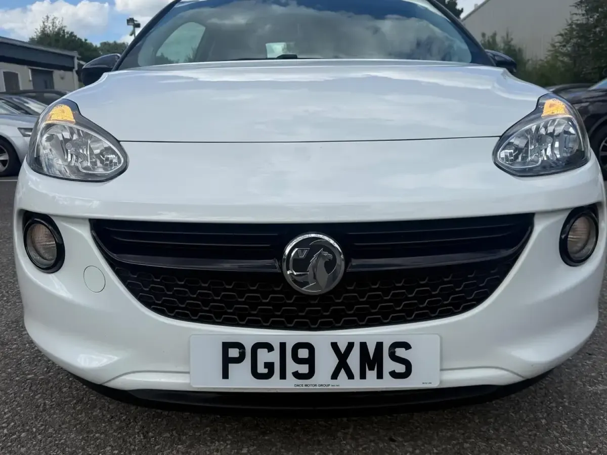 Used Vauxhall Adam 69 HP (50 kW) 2019 White Hatchback