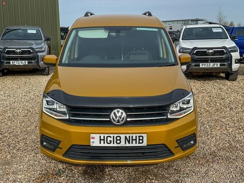 Used VW Caddy Highline 150 HP (110 kW) 2018 Yellow MPV
