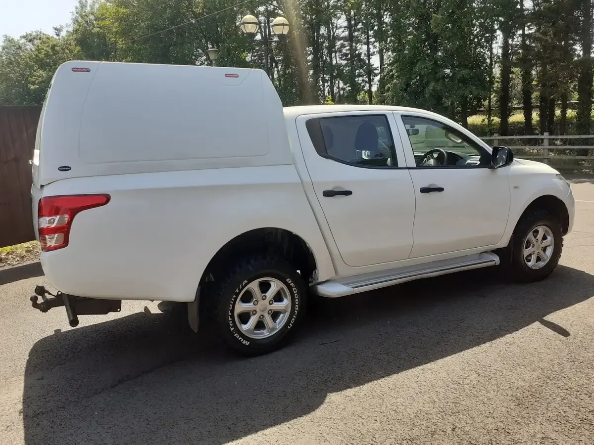Used Mitsubishi L200 2017 White Pickup