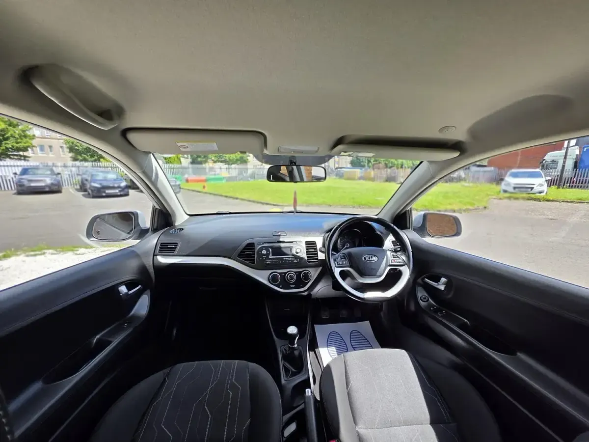 Used Kia Picanto City 68 HP (50 kW) 2013 Silver Hatchback