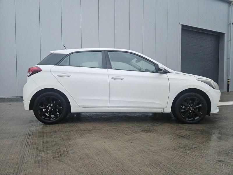 Used Hyundai i20 SE 2016 White Hatchback