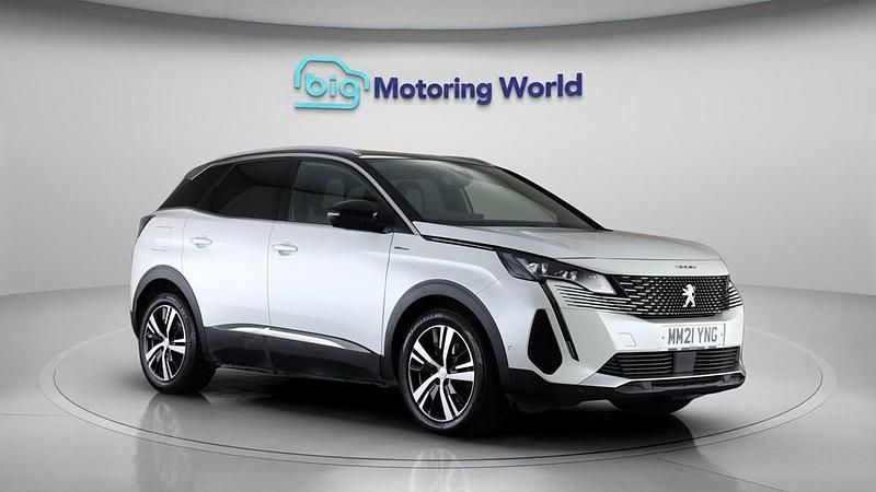Used Peugeot 3008 Premium 225 HP (165 kW) 2021 White SUV