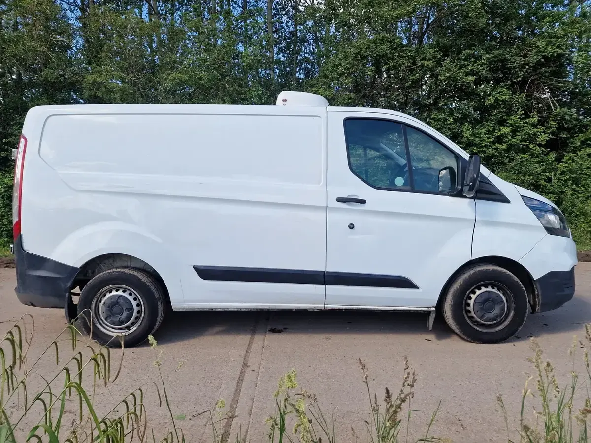 Used Ford Transit Custom 105 HP (77 kW) 2018 White Van