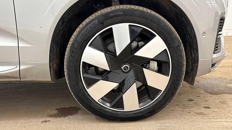 Usado Volvo XC60 Ultra 449 HP (330 kW) 2025 Prateado SUV