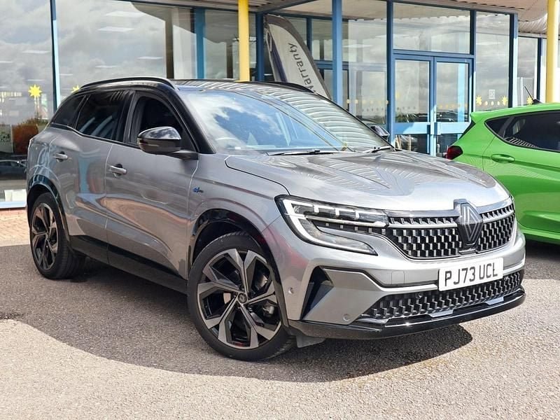 Begagnad Renault Austral Techno Esprit Alpine 200 HK (147 kW) 2024 Grå SUV