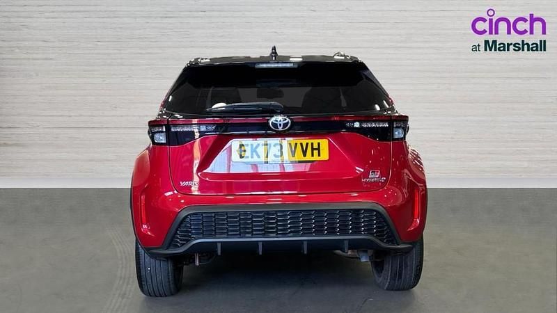 Used Toyota Yaris Hybrid Sport 116 HP (85 kW) 2023 Red/black Estate