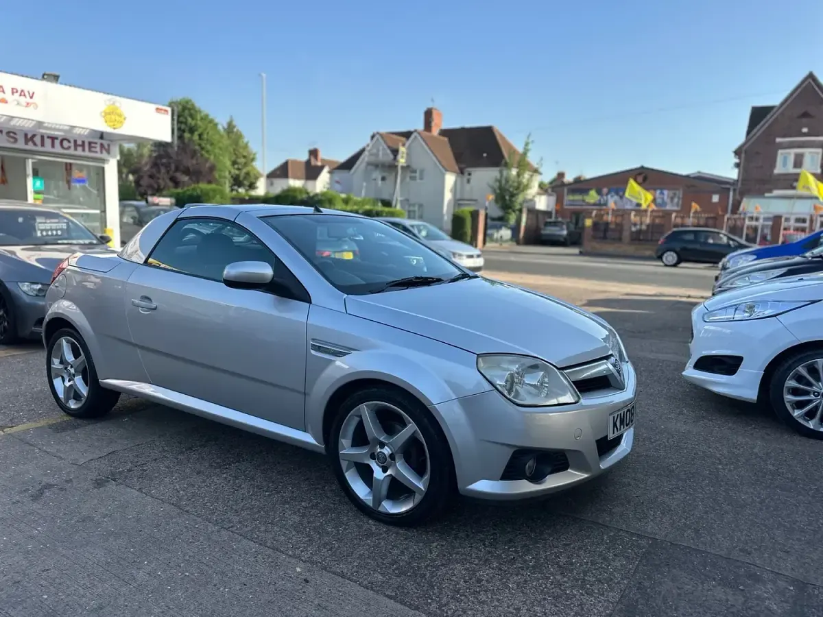 Used Vauxhall Tigra 90 HP (66 kW) 2008 Silver Cabriolet