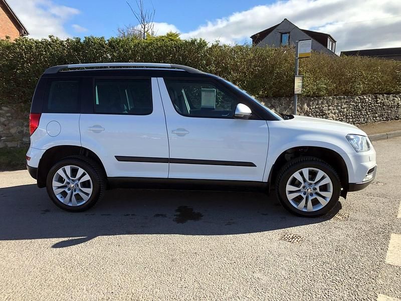 Used Skoda Yeti Elegance 140 HP (102 kW) 2014 White SUV