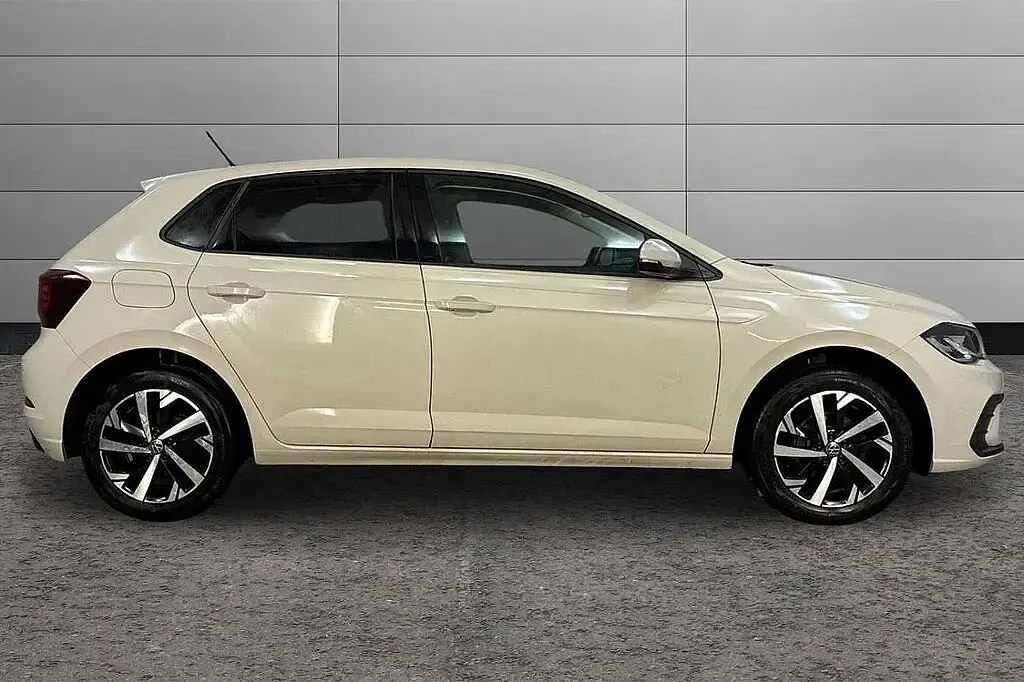 Used VW Polo 95 HP (69 kW) 2024 Hatchback