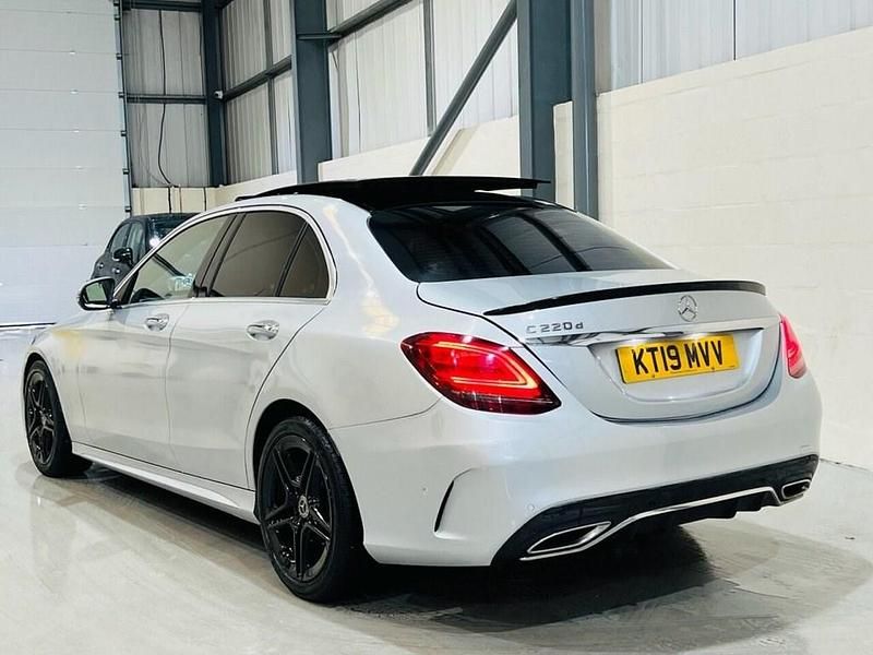 Used Mercedes C220 AMG Line Premium Plus 194 HP (142 kW) 2019 Silver Sedan