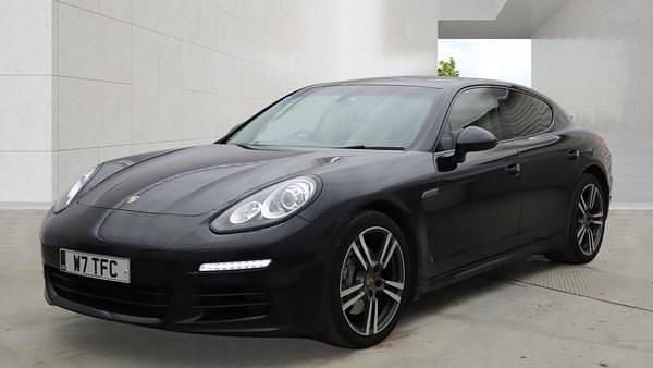 Used Porsche Panamera 300 HP (220 kW) 2015 Black Hatchback