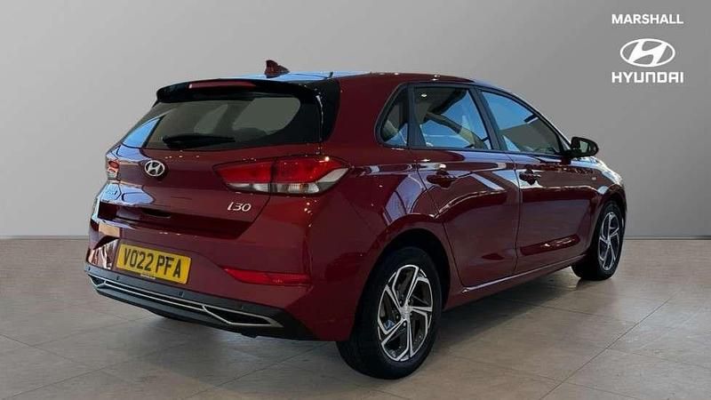 Used Hyundai i30 SE 120 HP (88 kW) 2022 Red Hatchback