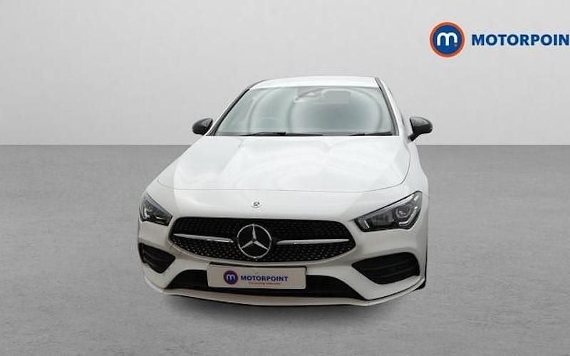 Used Mercedes CLA180 Executive 136 HP (100 kW) 2022 White Sedan