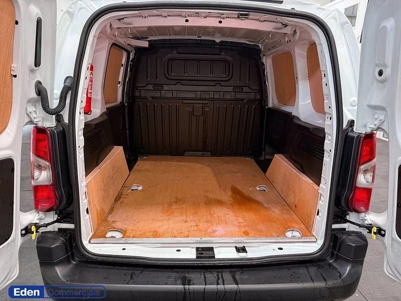 Used Citroën Berlingo 100 HP (73 kW) 2023 White MPV