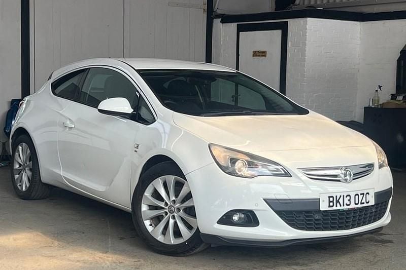 Used Vauxhall Astra GTC SRi 180 HP (132 kW) 2013 Coupe