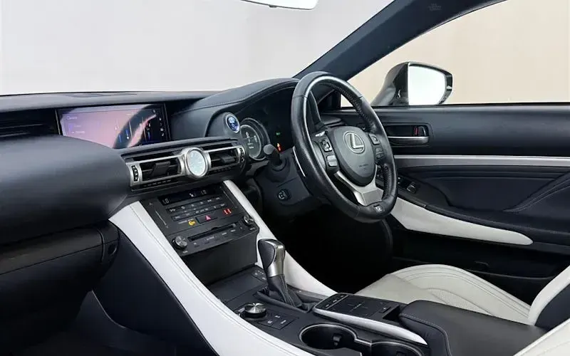 Used Lexus RC300h Sport Line 223 HP (164 kW) 2019 Silver Coupe