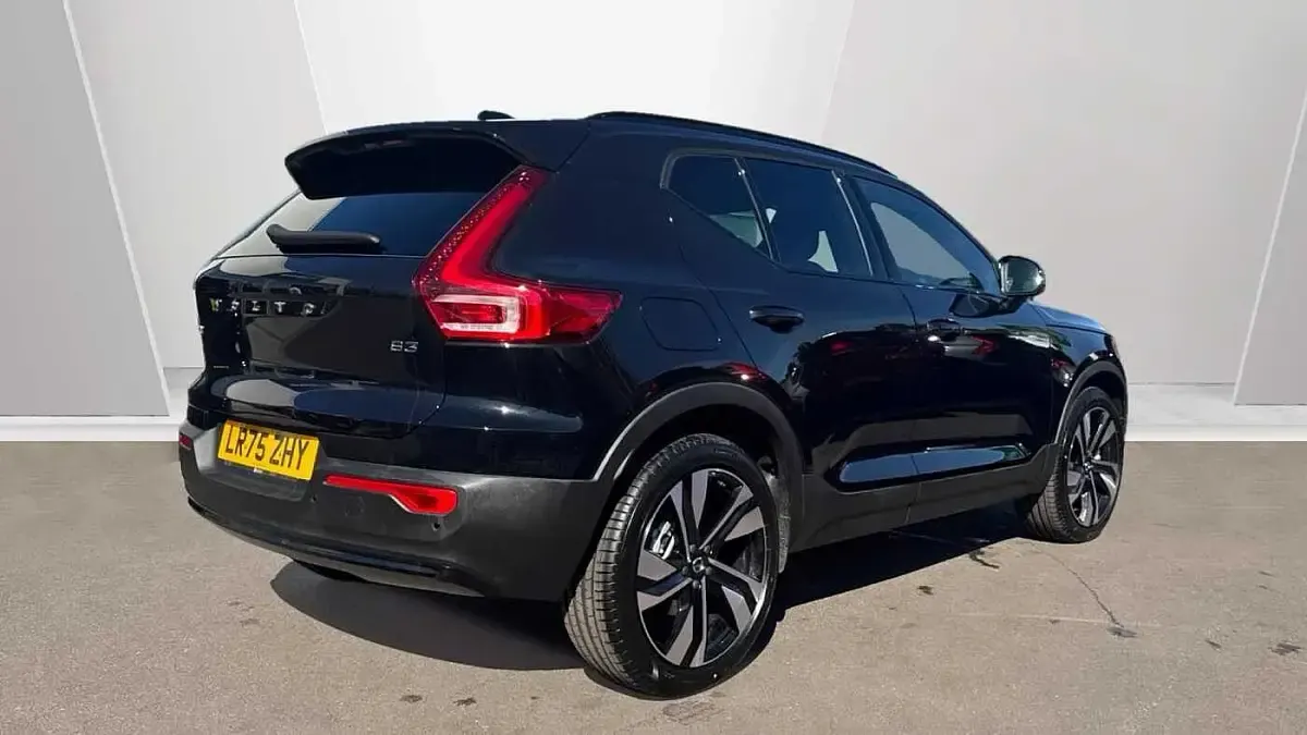 Used Volvo XC40 Plus 161 HP (118 kW) 2025 Black SUV
