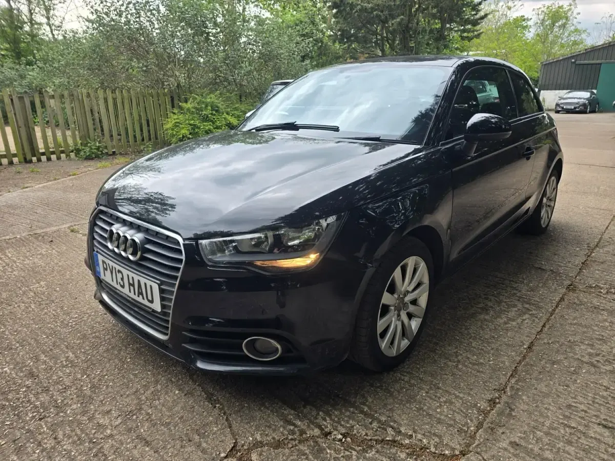 Używany Audi A1 Sport 86 KM (63 kW) 2013 Czarny Hatchback