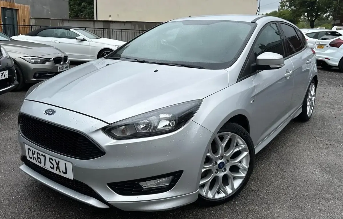 Used Ford Focus ST-Line X 140 HP (102 kW) 2017 Silver Hatchback