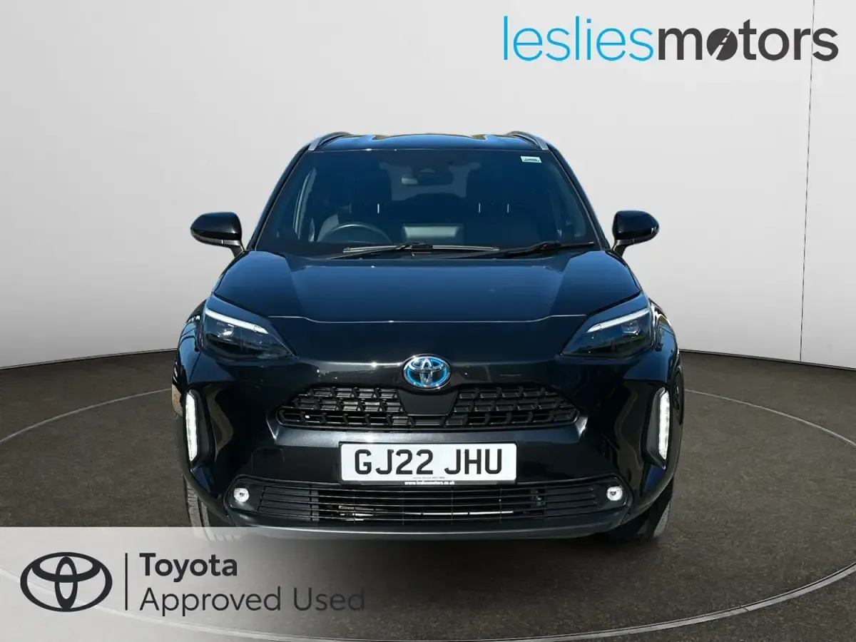 Second-hand Toyota Yaris Hybrid Design 2022 Negru Hatchback
