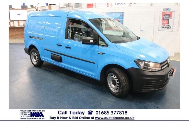 Blue Used 2016 VW Caddy Maxi Startline MPV | £6,540 (Fair price) - Image 1/4