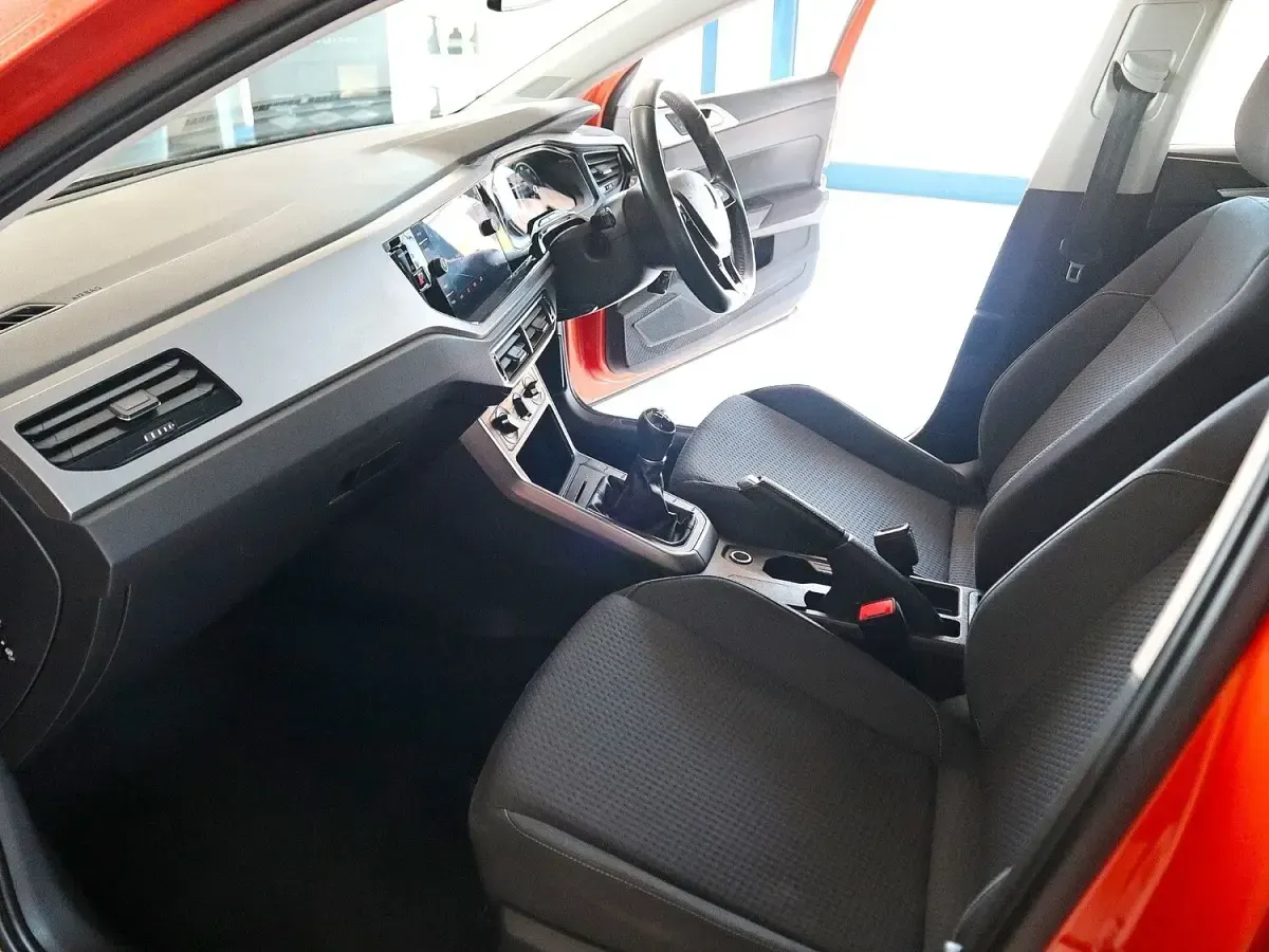 Used VW Polo SE 65 HP (47 kW) 2019 Orange Hatchback