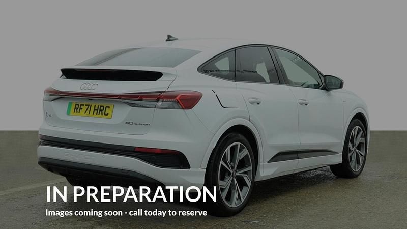 Used Audi Q4 e-tron Business 150 kW (204 HP) 2022 White SUV