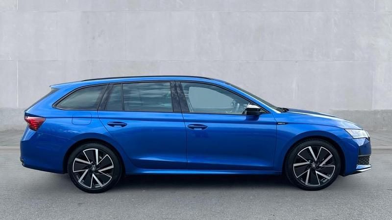 New Skoda Octavia SportLine 150 HP (110 kW) 2025 Race blue metallic