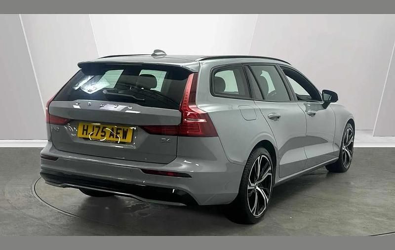 Used Volvo V60 Plus 194 HP (142 kW) 2025 Grey Estate