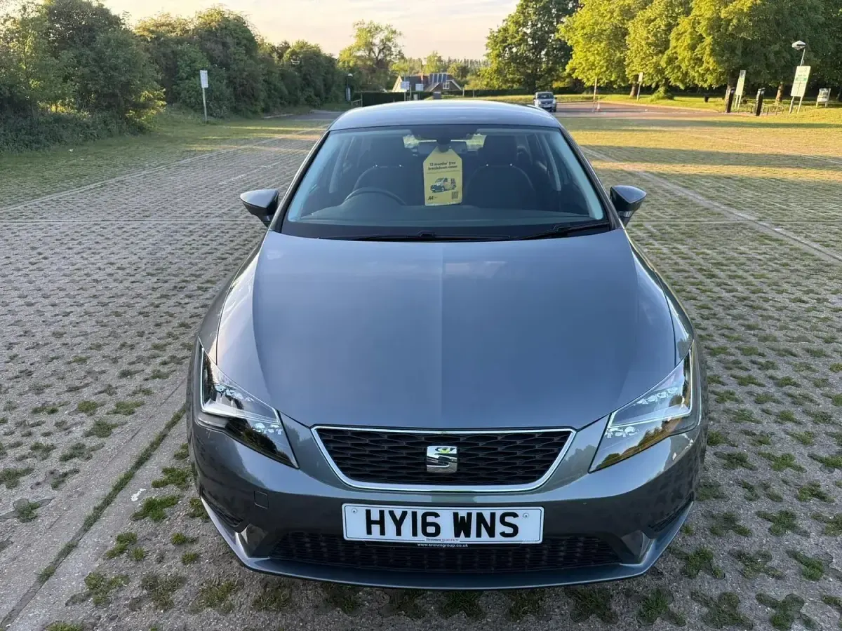 Usado Seat Leon SE 125 HP (91 kW) 2016 Cinzento Citadino