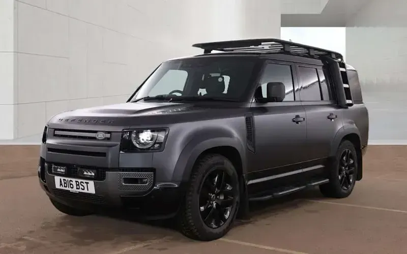 Used Land Rover Defender 300 HP (220 kW) 2023 SUV
