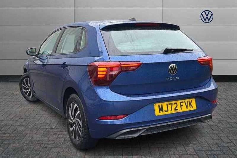 Used VW Polo Life 80 HP (58 kW) 2022 Blue Hatchback