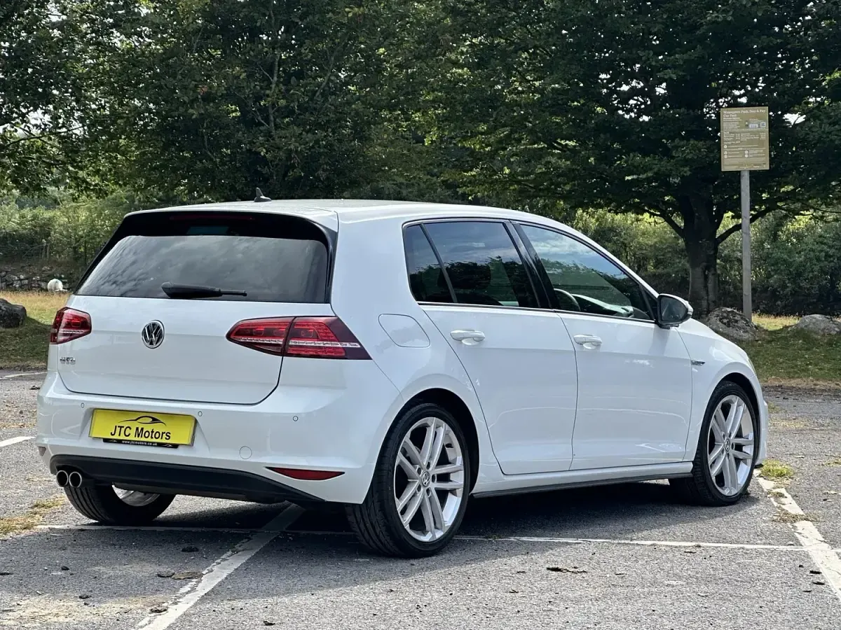 Used VW Golf VII GTD 184 HP (135 kW) 2016 White Hatchback