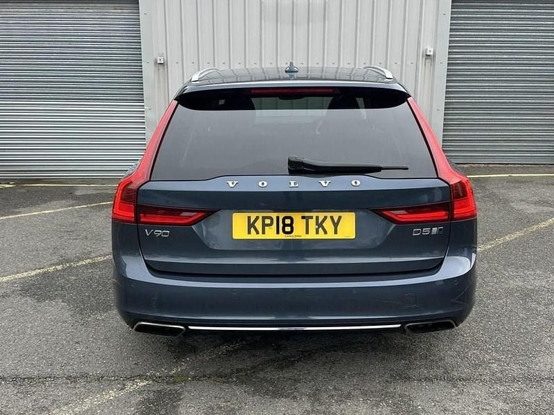 Used Volvo V90 Inscription 235 HP (172 kW) 2018 Blue Estate