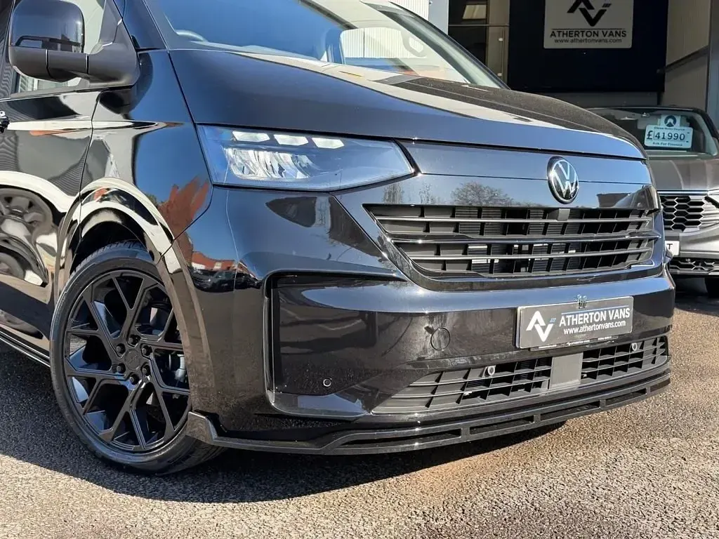 Ny VW Transporter Pro 2026 Svart Van