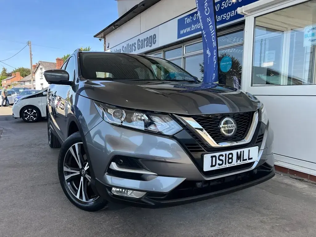 Used Nissan Qashqai N-Connecta 110 HP (80 kW) 2018 Gunmetal grey SUV
