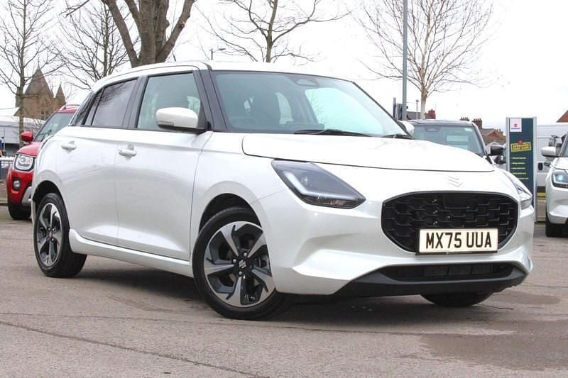 Used Suzuki Swift 2025 White Hatchback