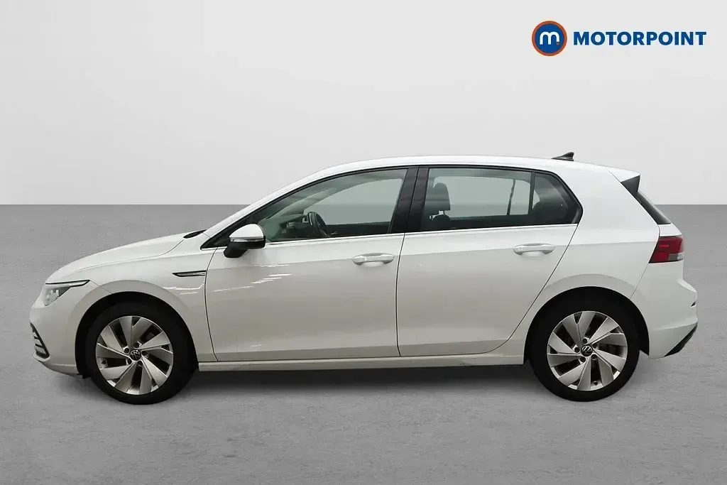 Begagnad VW Golf VII Style 2020 Vit Halvkombi