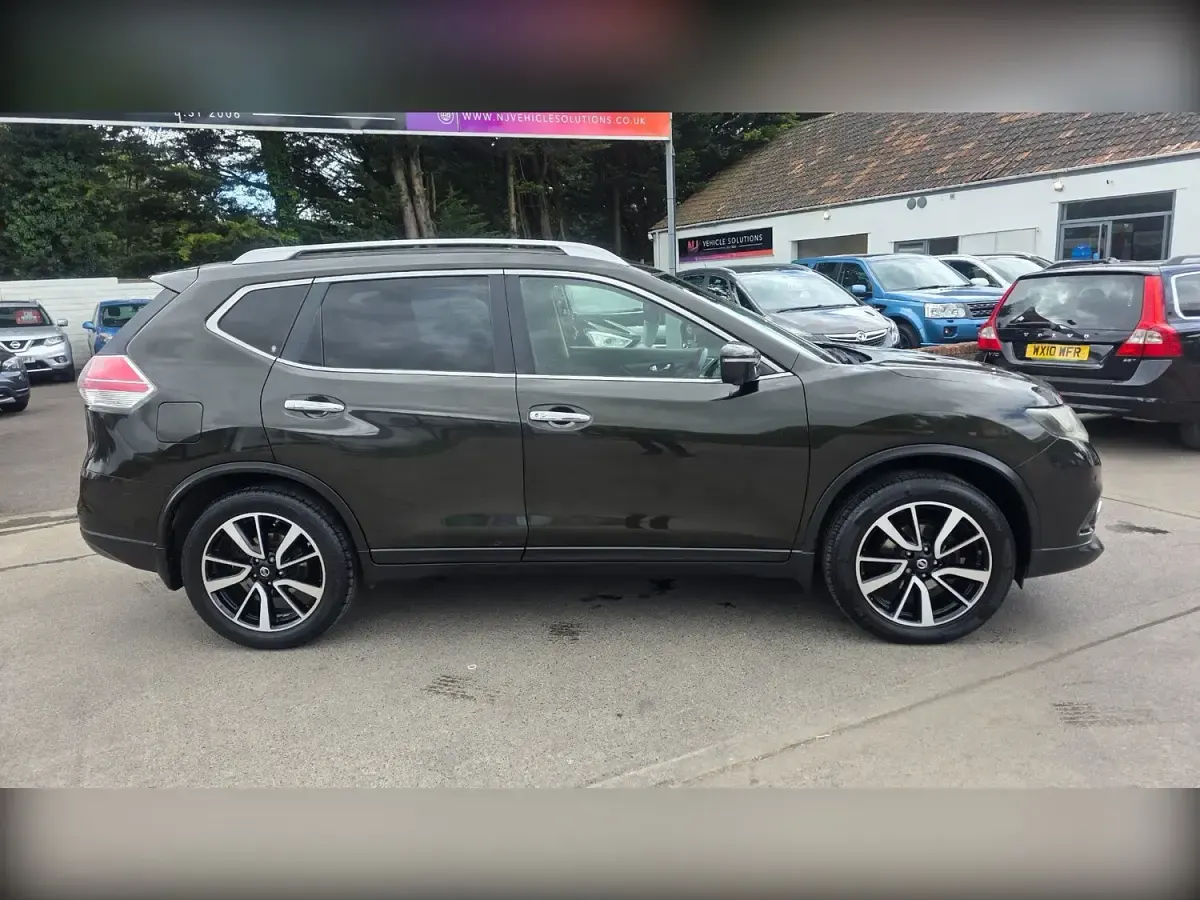 Used Nissan X-Trail N-TEC 130 HP (95 kW) 2015 Green SUV