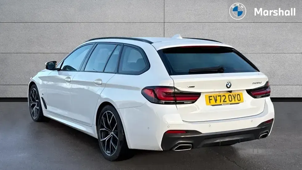 Used BMW 520 M Sport 190 HP (139 kW) 2022 Alpine white Estate