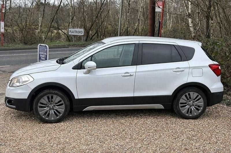 Used Suzuki SX4 S-Cross SZ4 120 HP (88 kW) 2014 White Hatchback